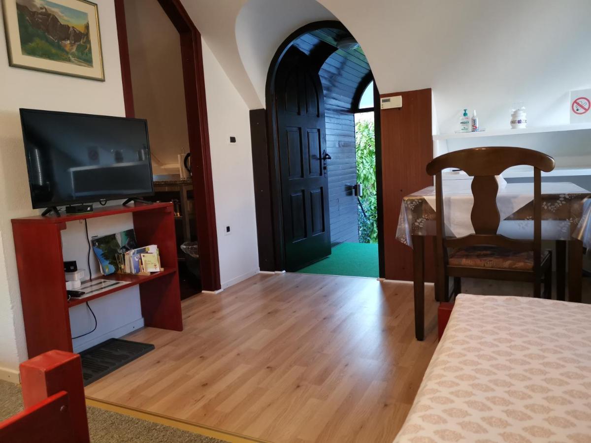 Apartmaji Mak Jesenice Exterior photo